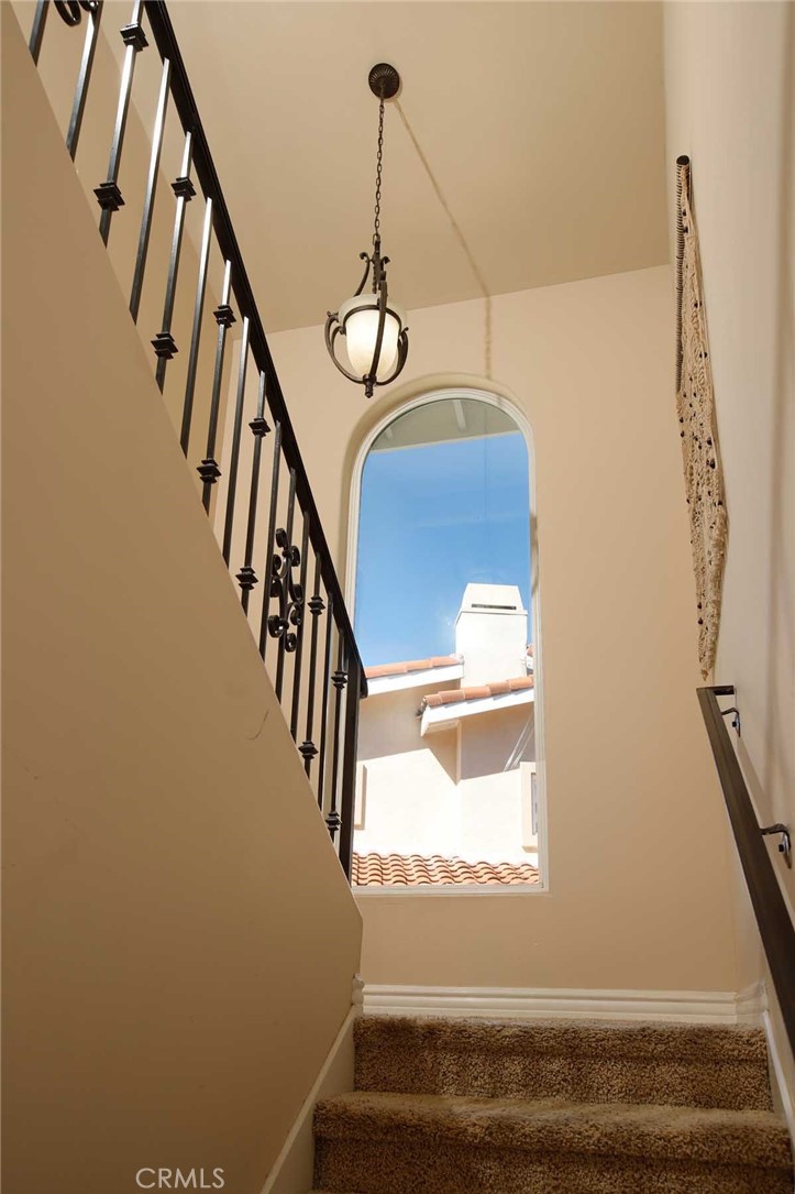 1595 E Avenida De Las Flores