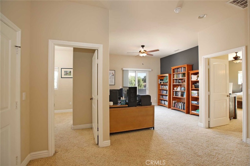 1595 E Avenida De Las Flores