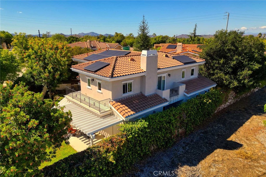 1595 E Avenida De Las Flores