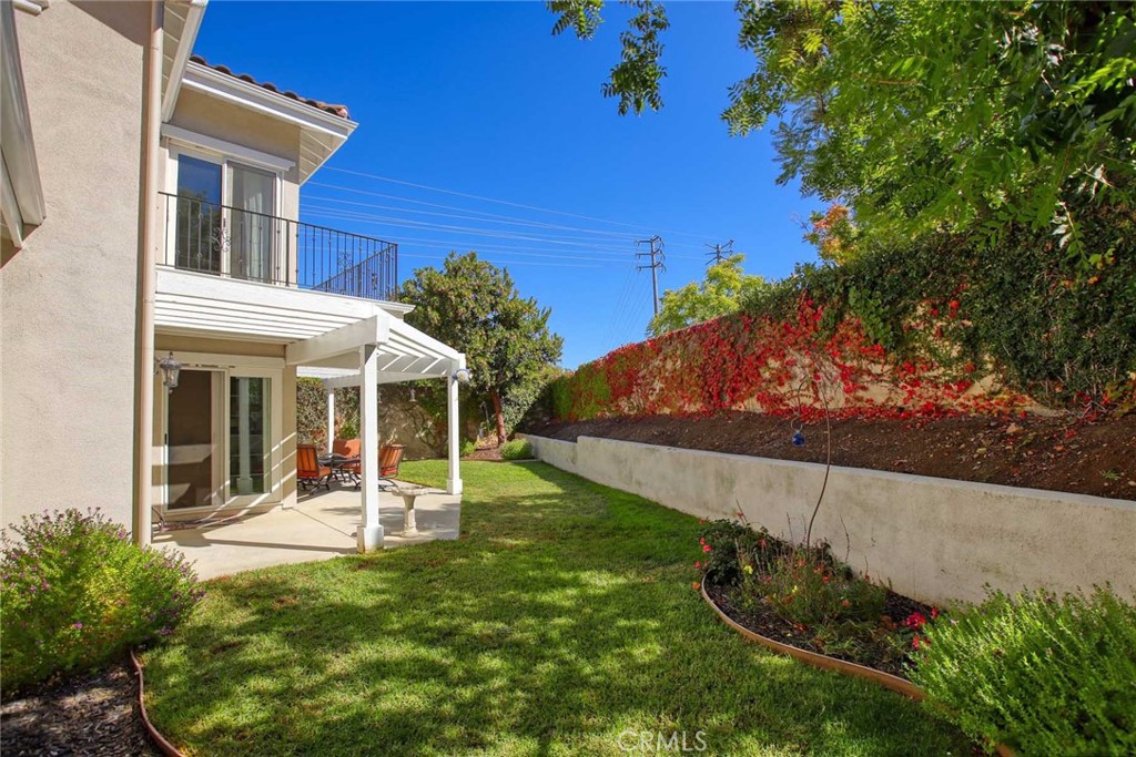 1595 E Avenida De Las Flores