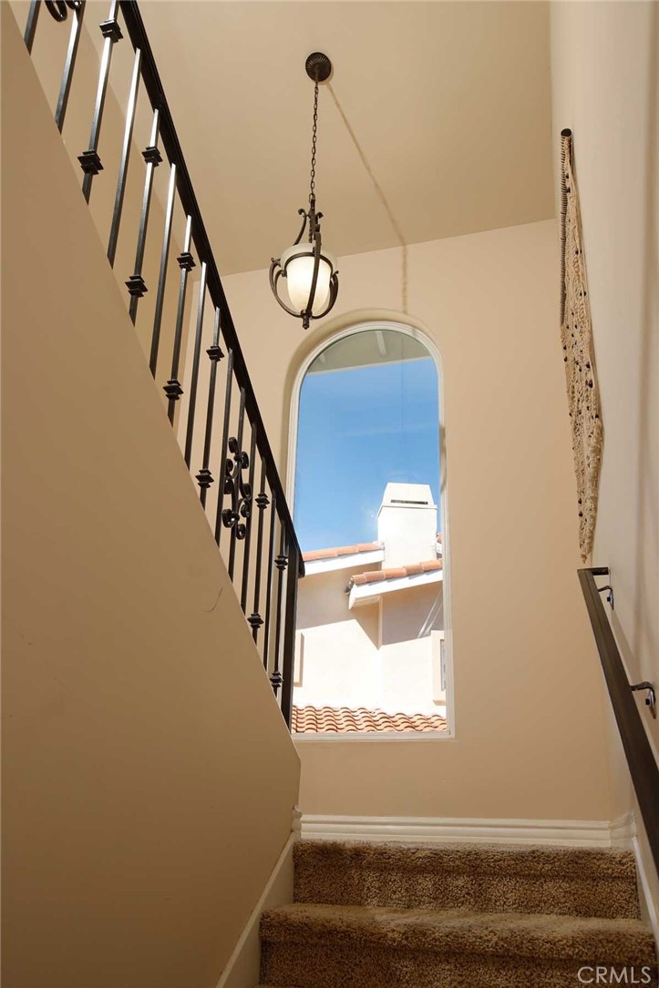 1595 E Avenida De Las Flores