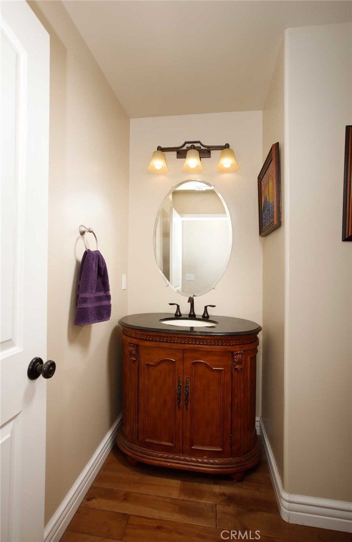 1595 E Avenida De Las Flores