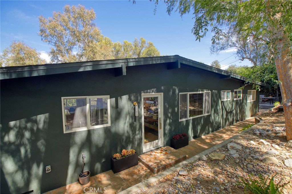 3122 Oakcrest