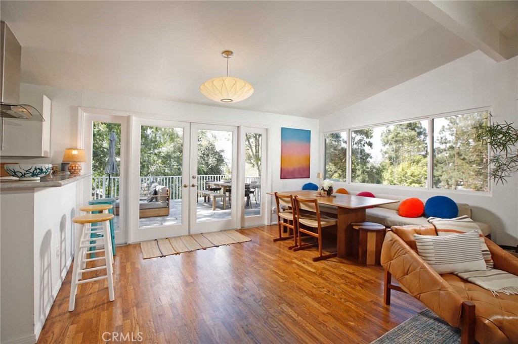 3122 Oakcrest