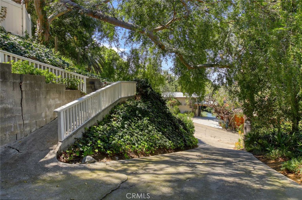 3122 Oakcrest