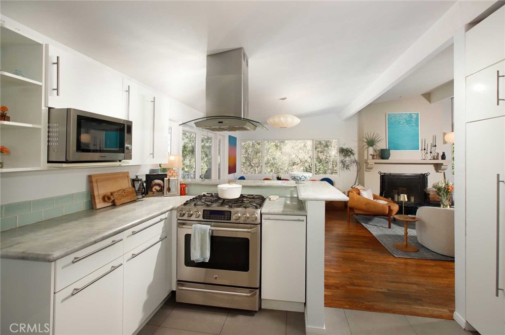 3122 Oakcrest