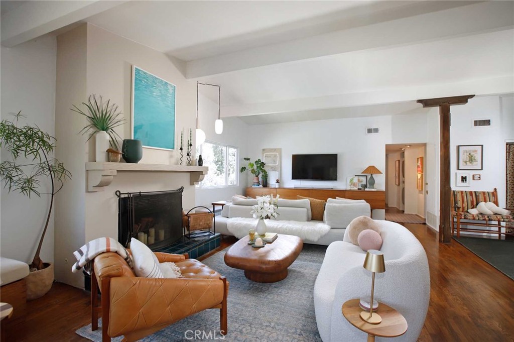 3122 Oakcrest