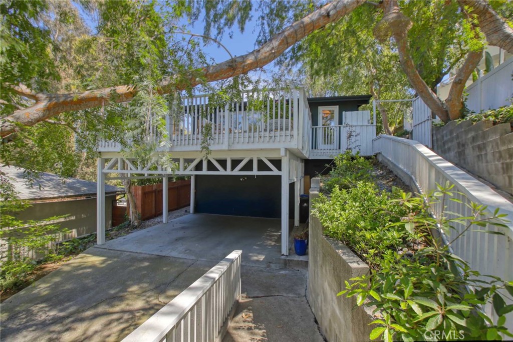 3122 Oakcrest