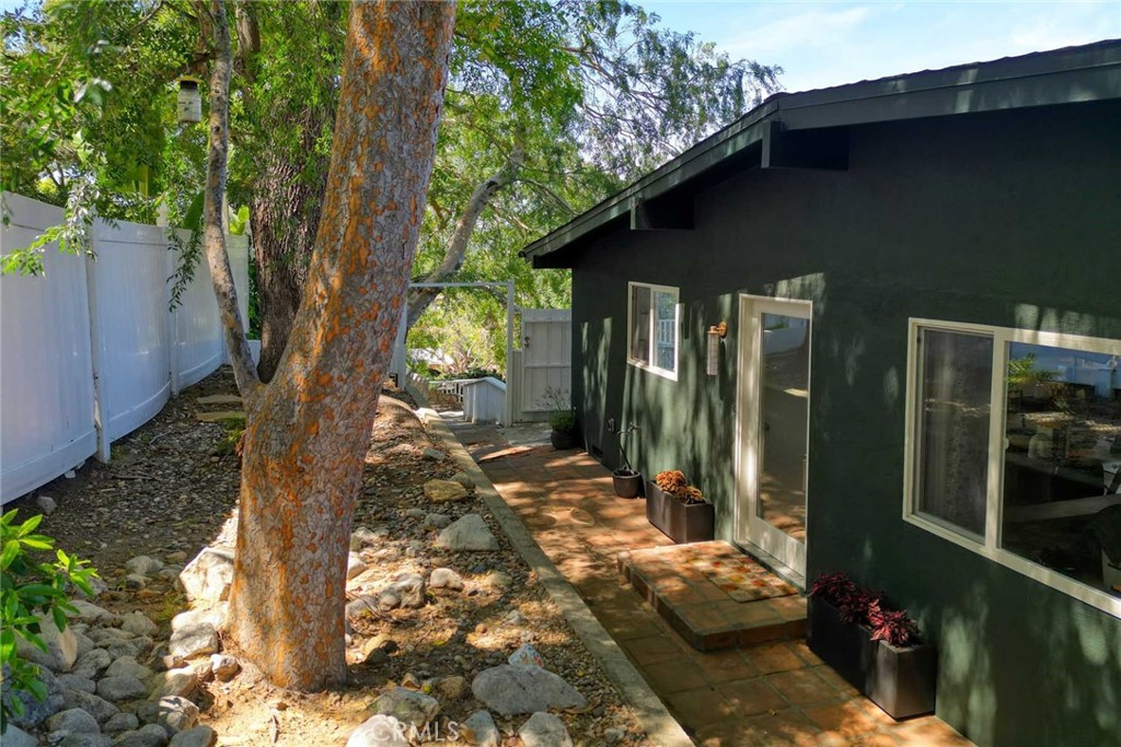 3122 Oakcrest