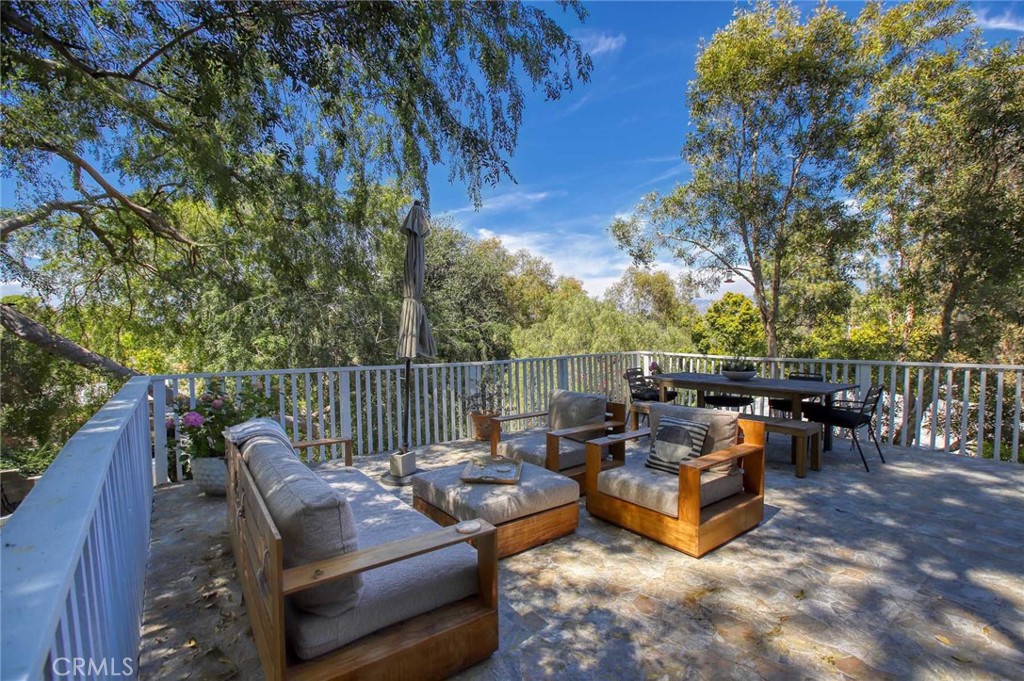 3122 Oakcrest