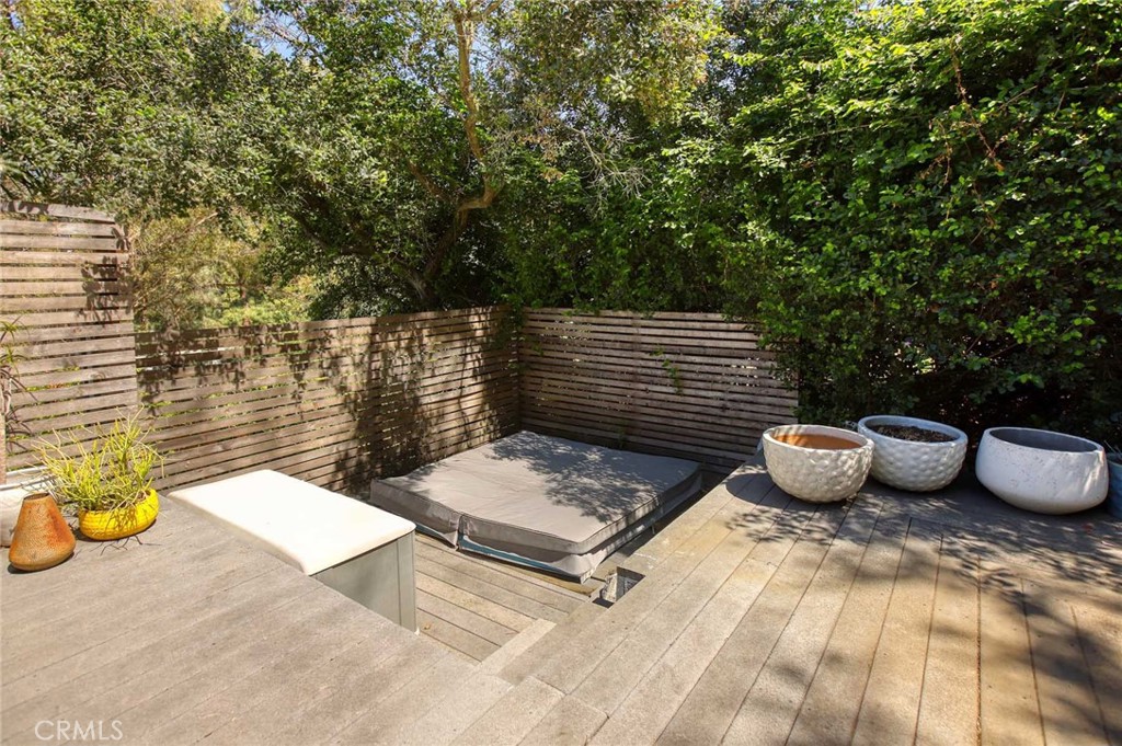 3122 Oakcrest
