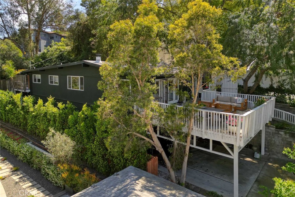 3122 Oakcrest