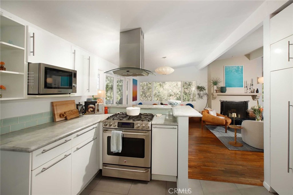 3122 Oakcrest