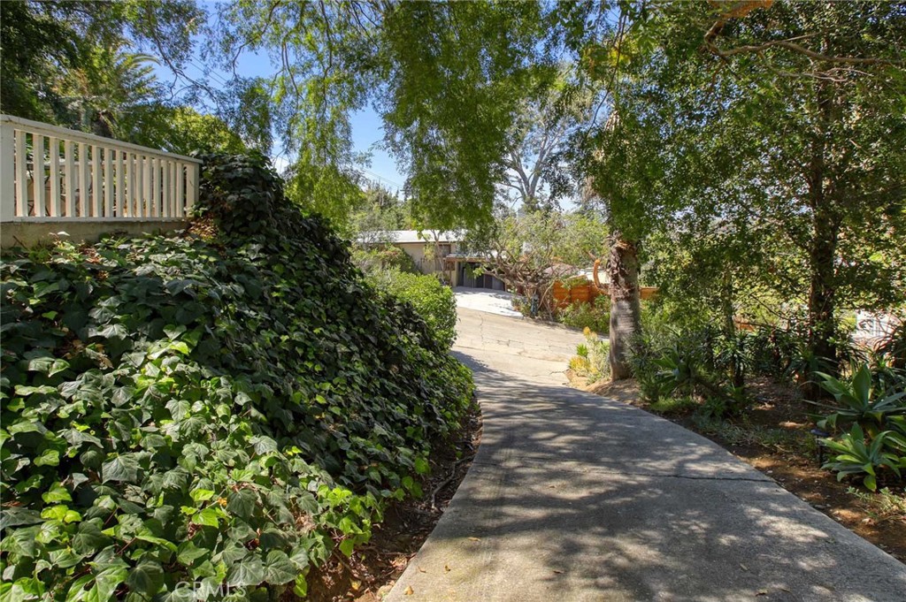3122 Oakcrest