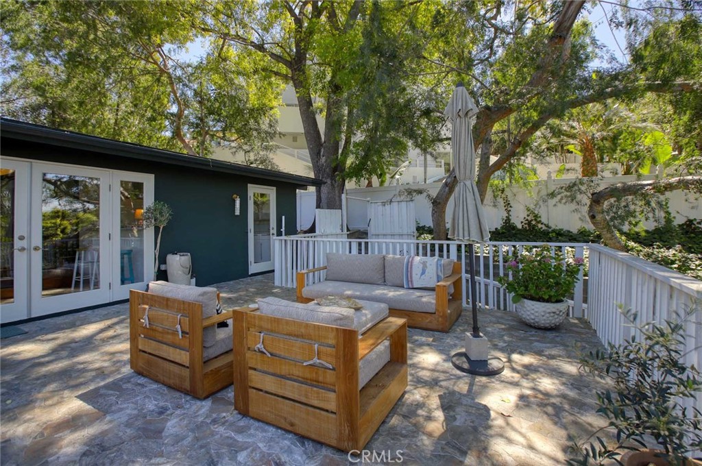 3122 Oakcrest