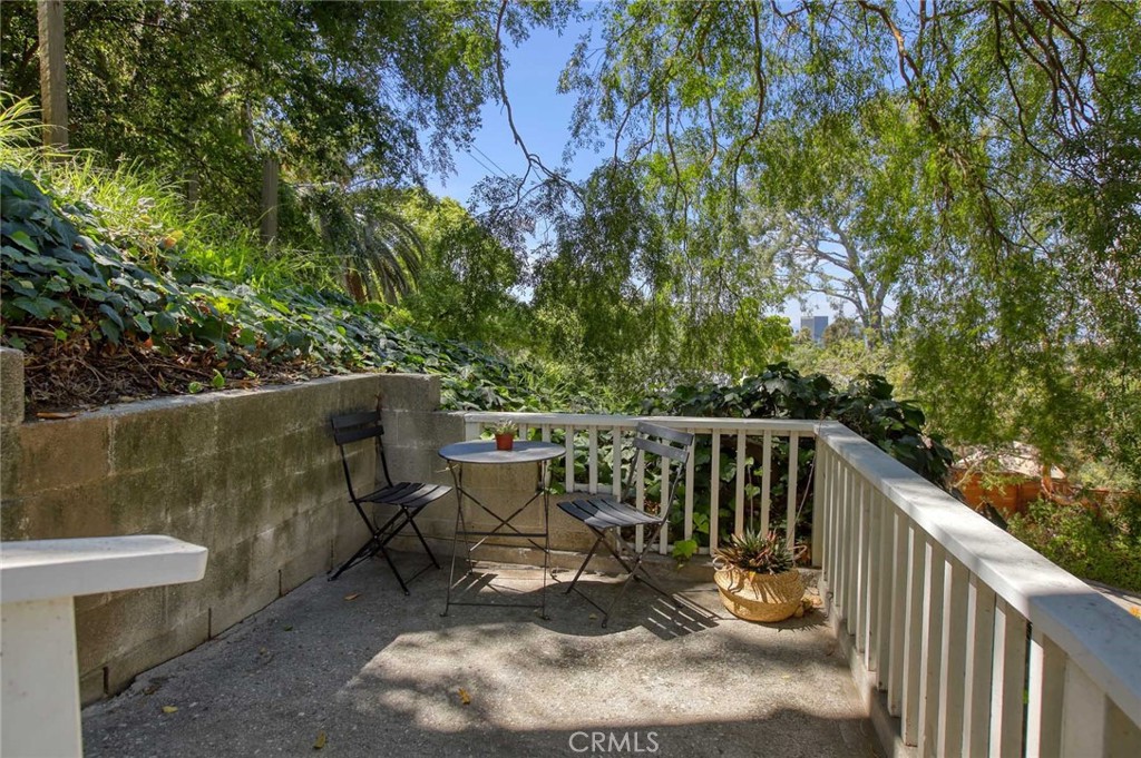 3122 Oakcrest
