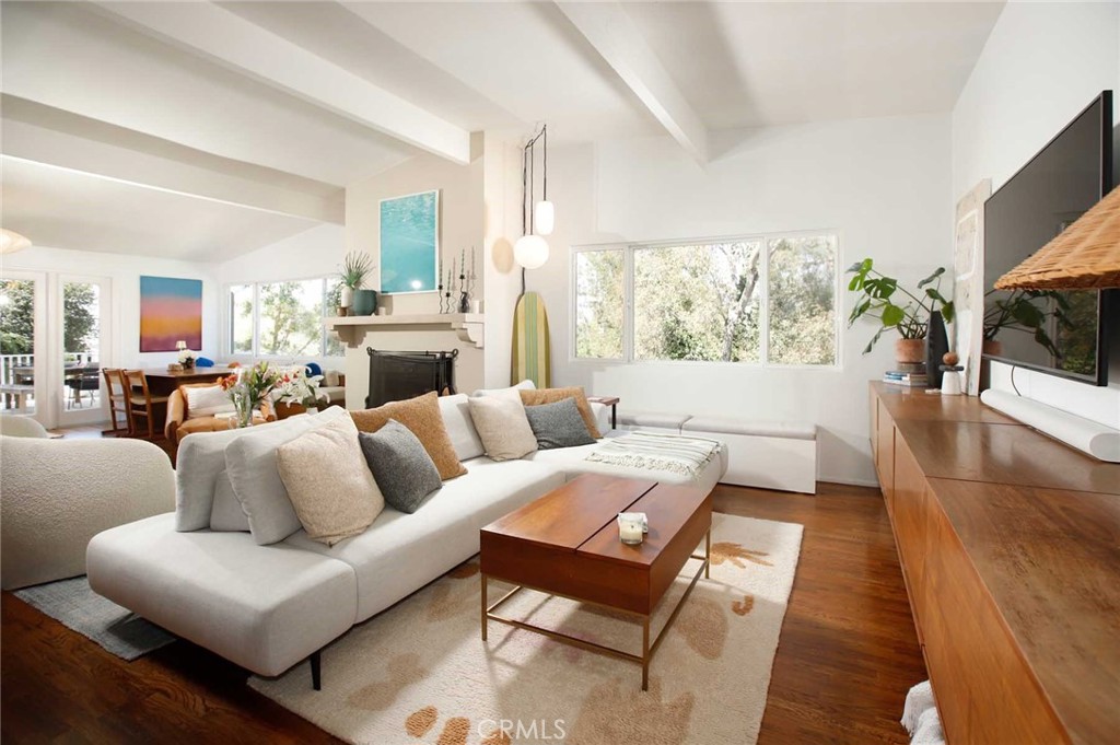 3122 Oakcrest