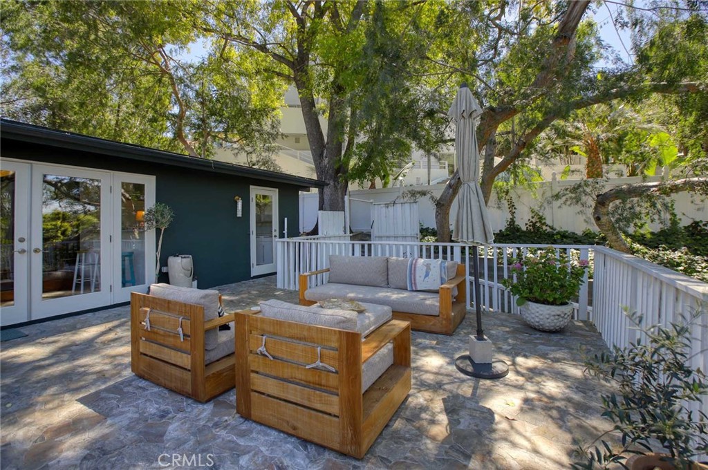 3122 Oakcrest