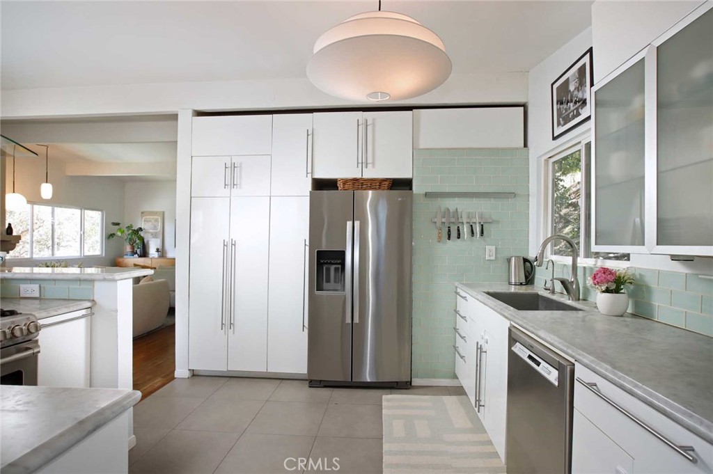 3122 Oakcrest