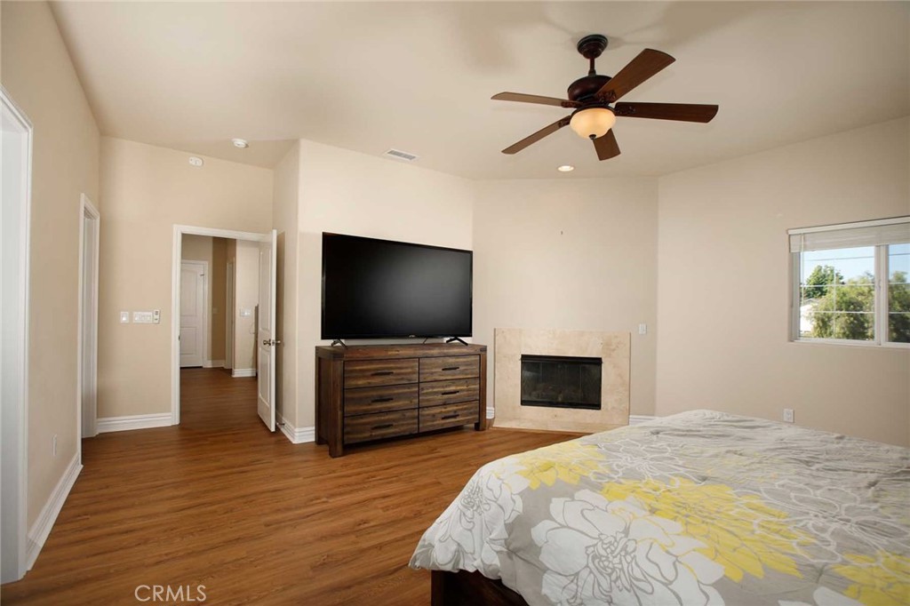 1595 E Avenida De Las Flores