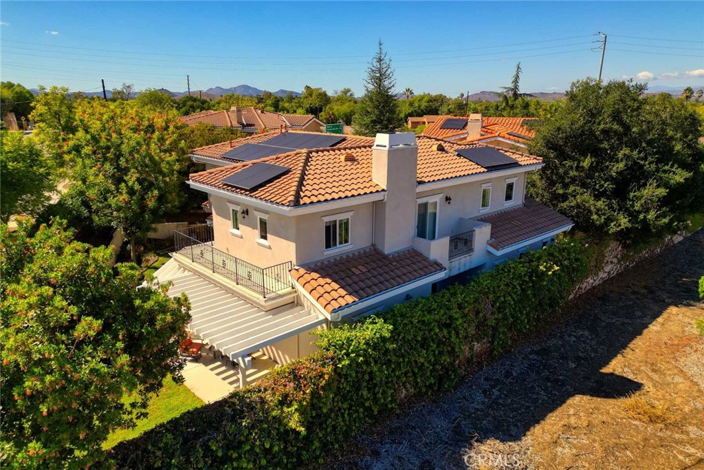 1595 E Avenida De Las Flores