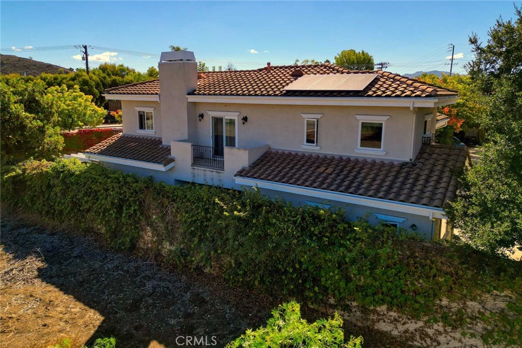 1595 E Avenida De Las Flores