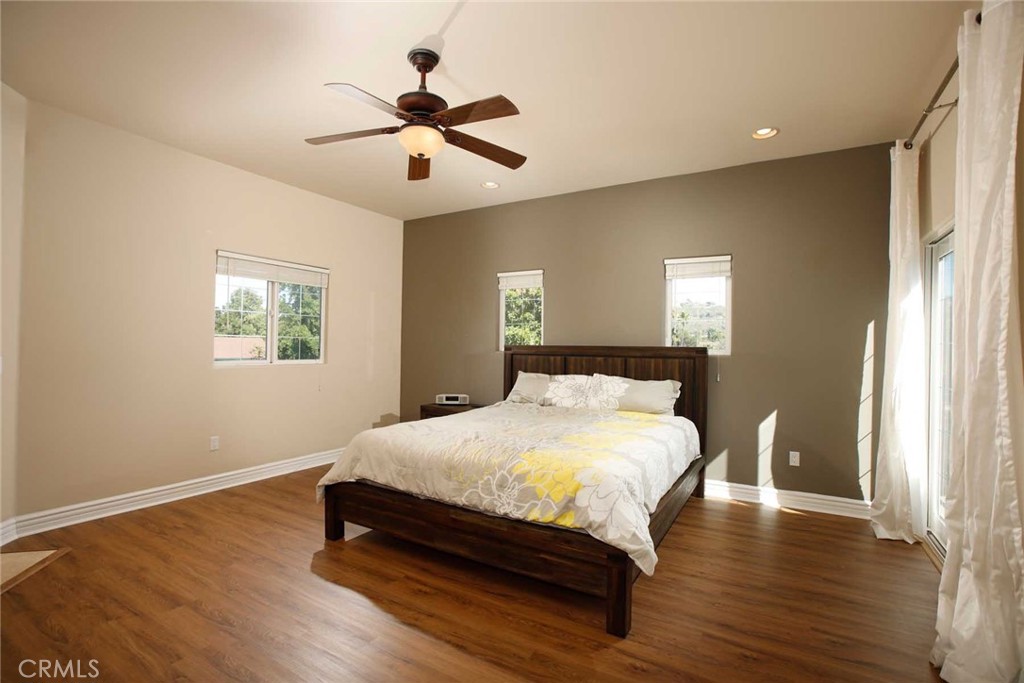 1595 E Avenida De Las Flores