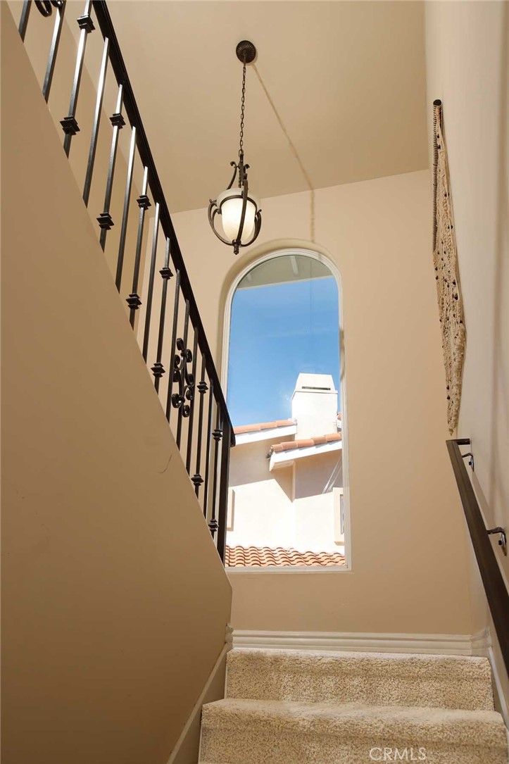 1595 E Avenida De Las Flores
