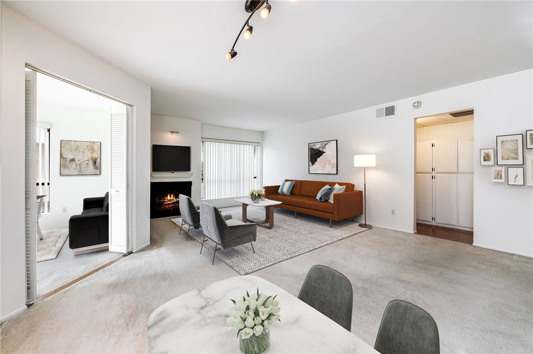 225 N Rose Street 307