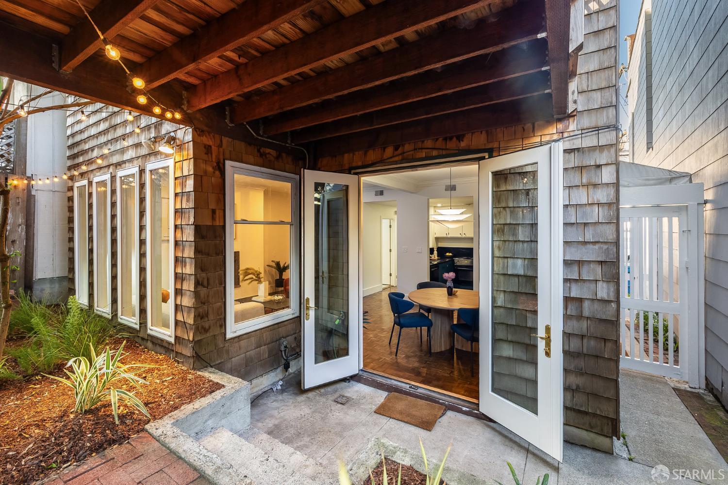 2757 Greenwich Street