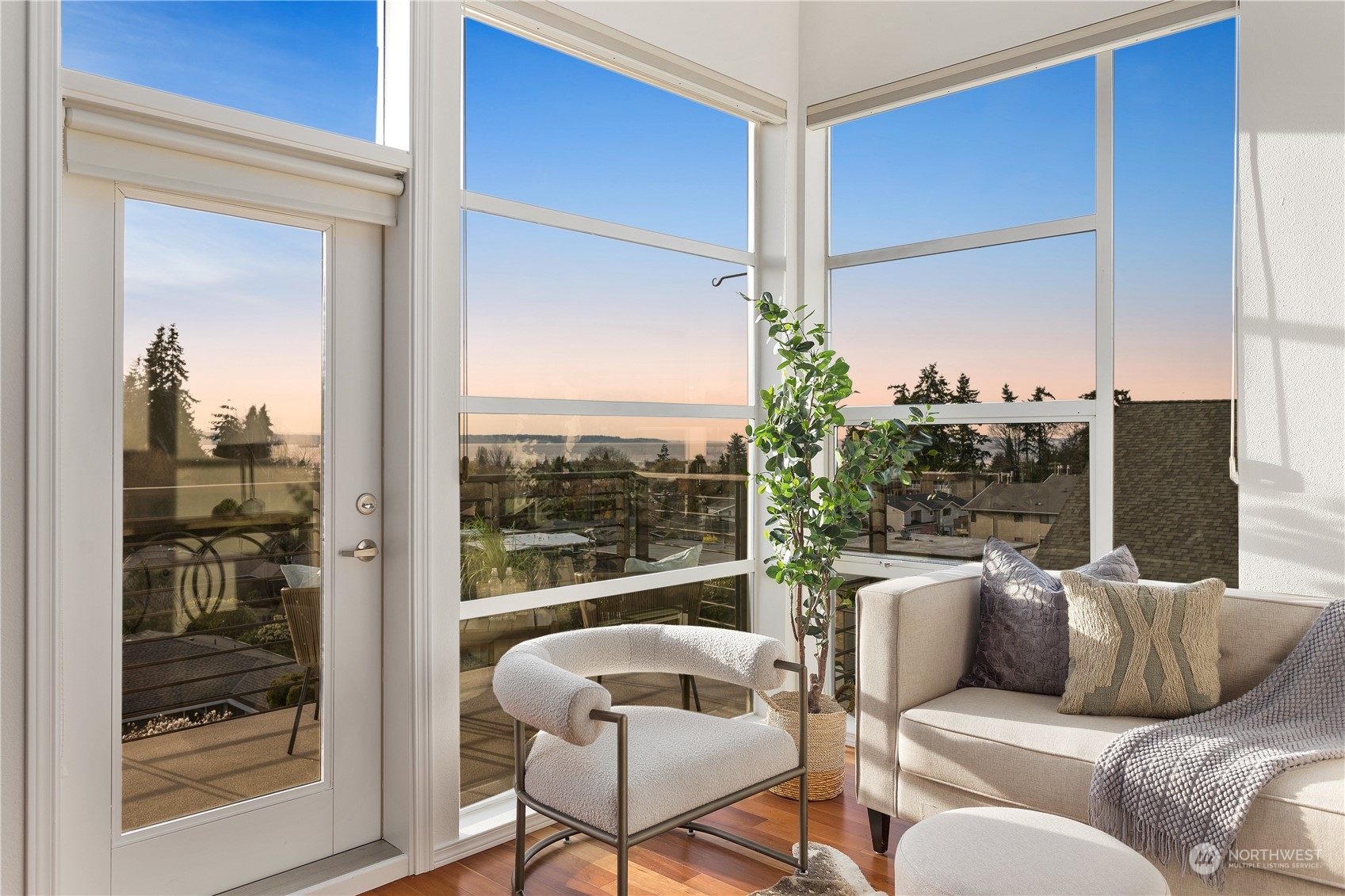 654 5th Avenue S Unit: 402