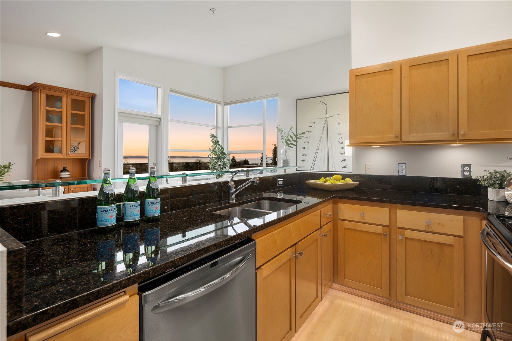 654 5th Avenue S Unit: 402