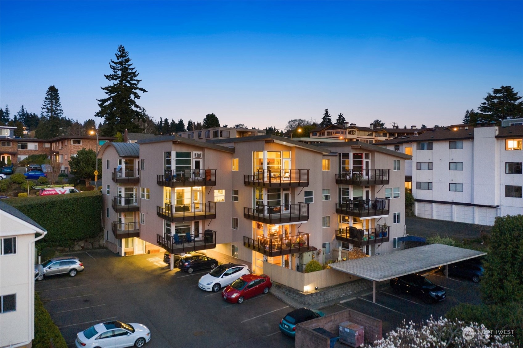 654 5th Avenue S Unit: 402