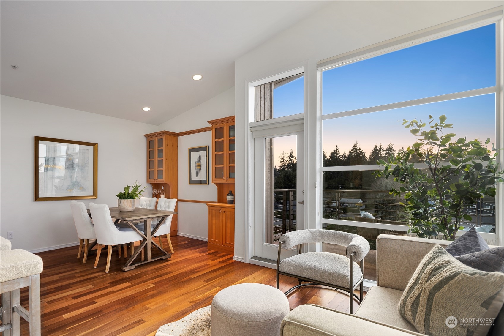 654 5th Avenue S Unit: 402