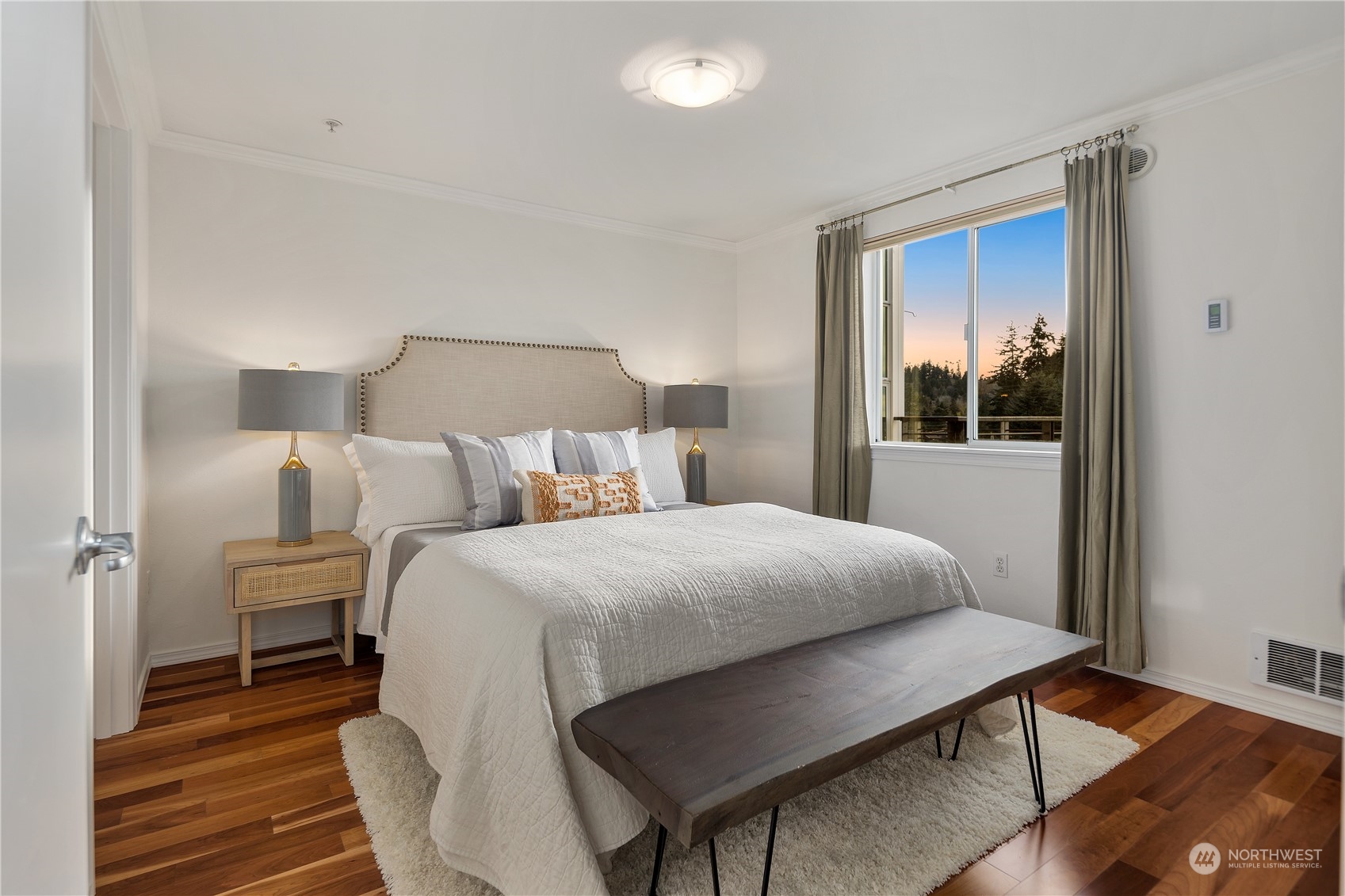 654 5th Avenue S Unit: 402