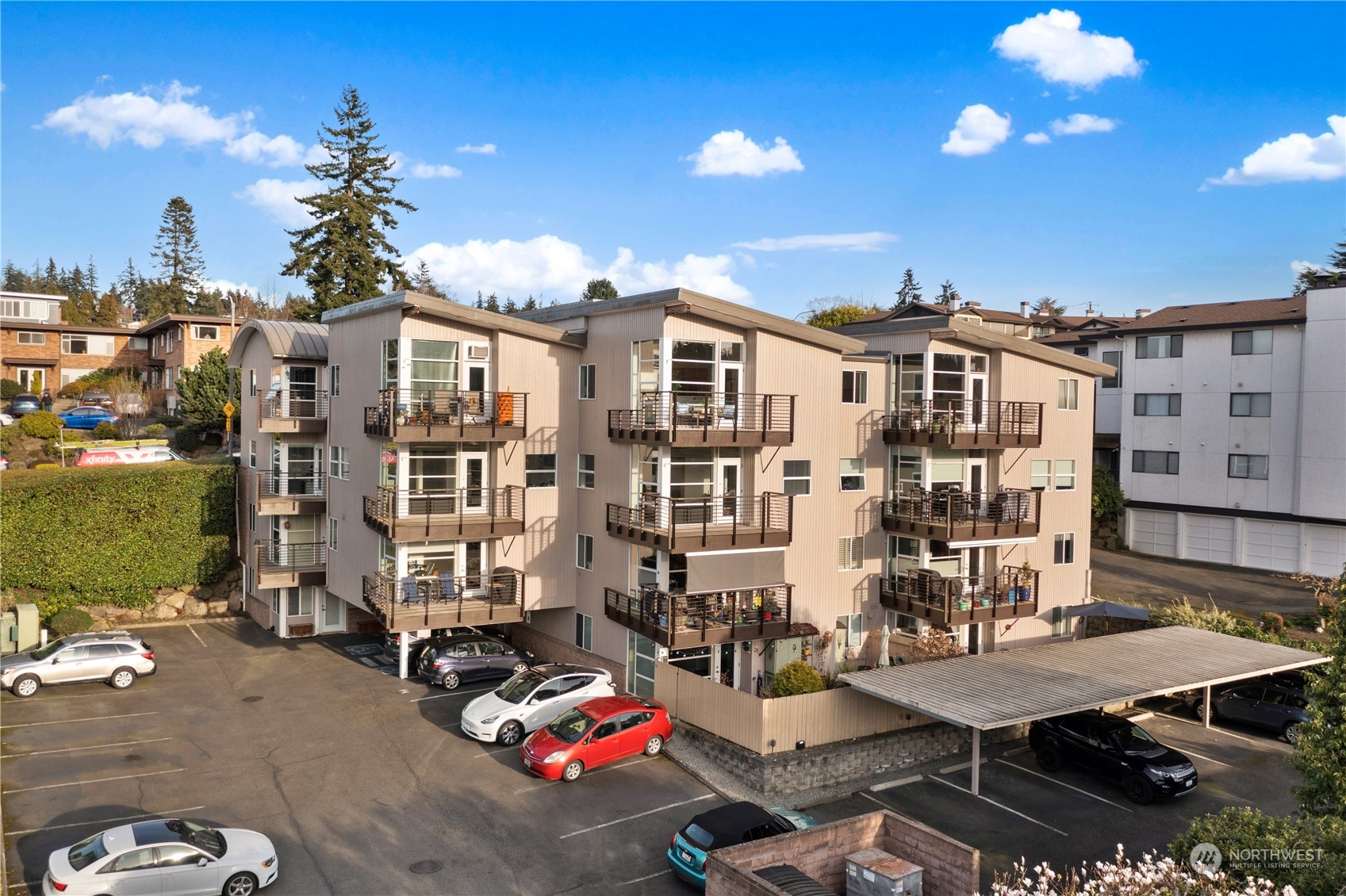 654 5th Avenue S Unit: 402