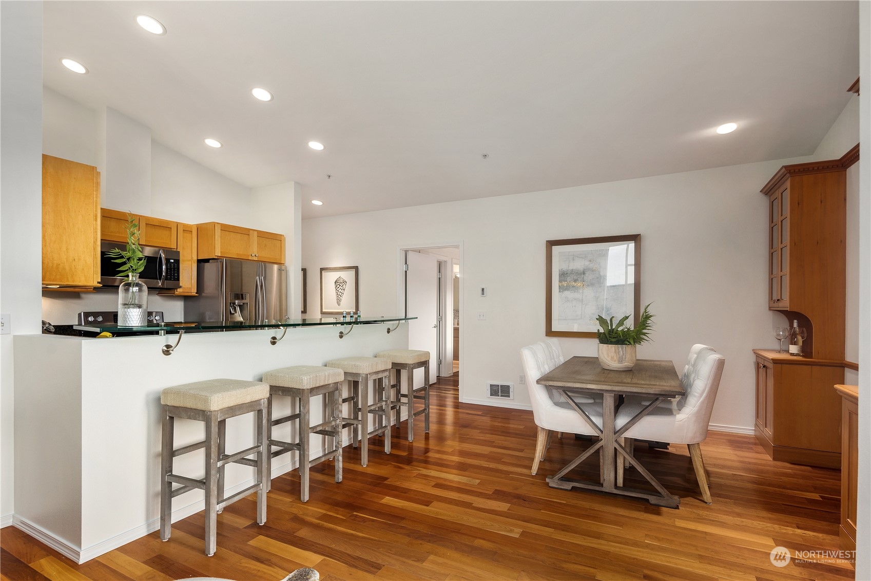 654 5th Avenue S Unit: 402