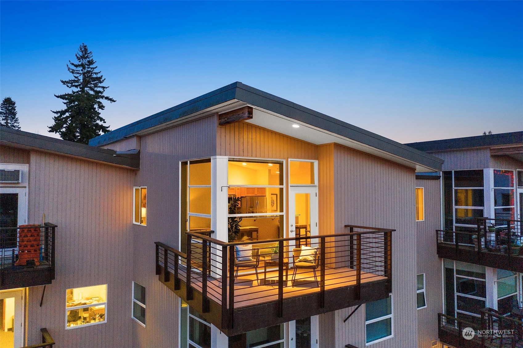 654 5th Avenue S Unit: 402