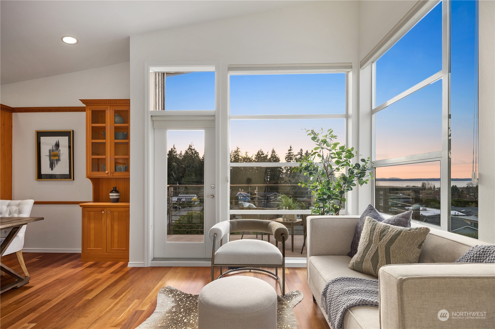 654 5th Avenue S Unit: 402