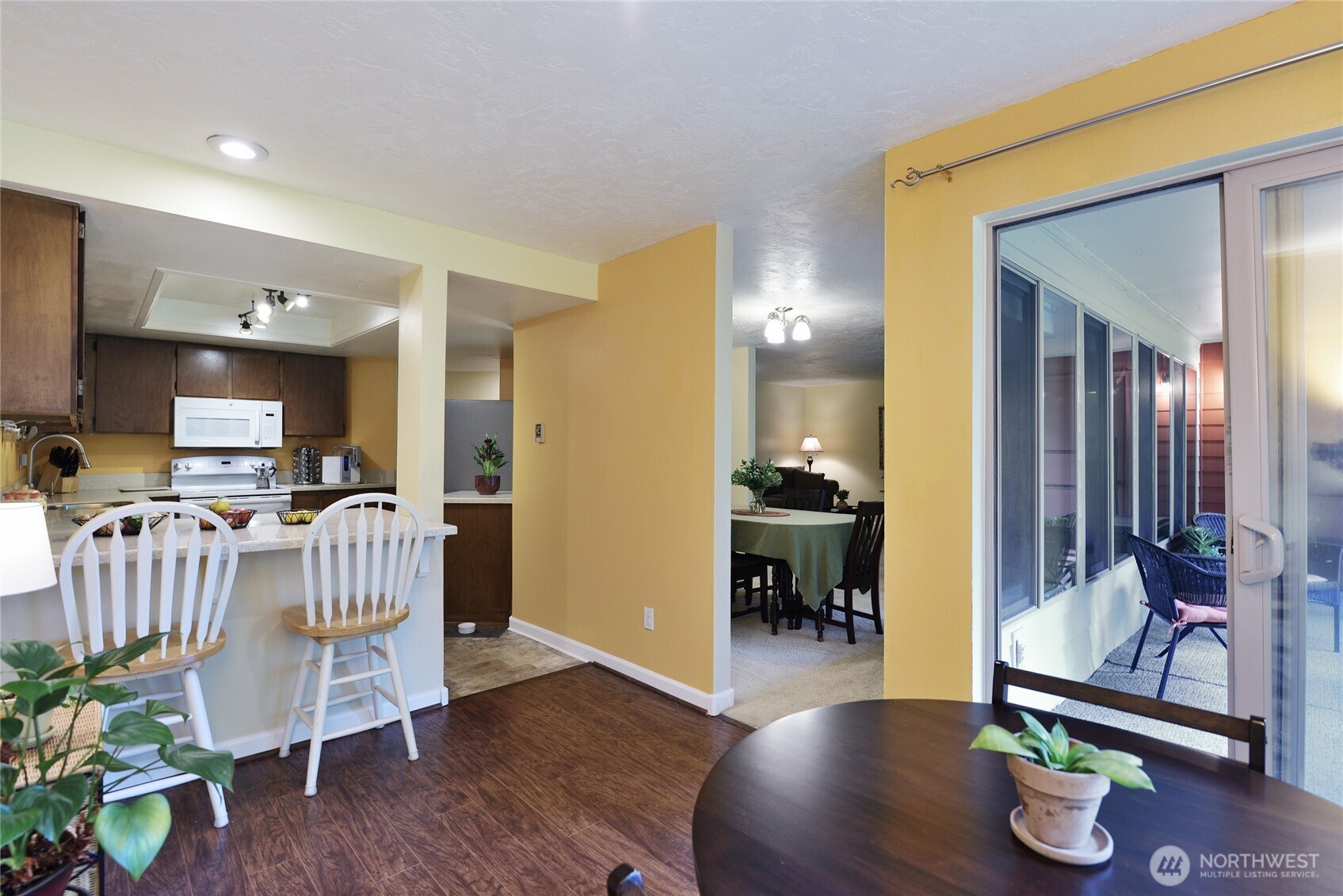 23401 Lakeview Drive Unit: J105