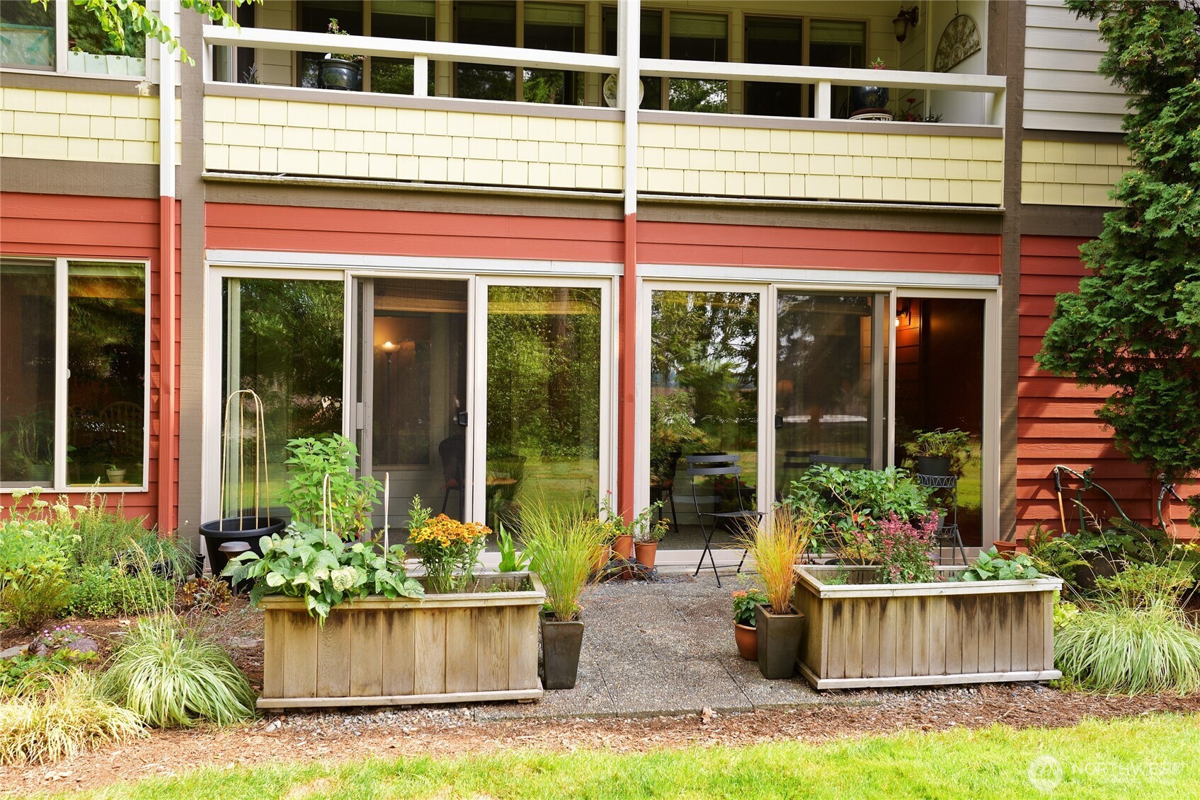 23401 Lakeview Drive Unit: J105