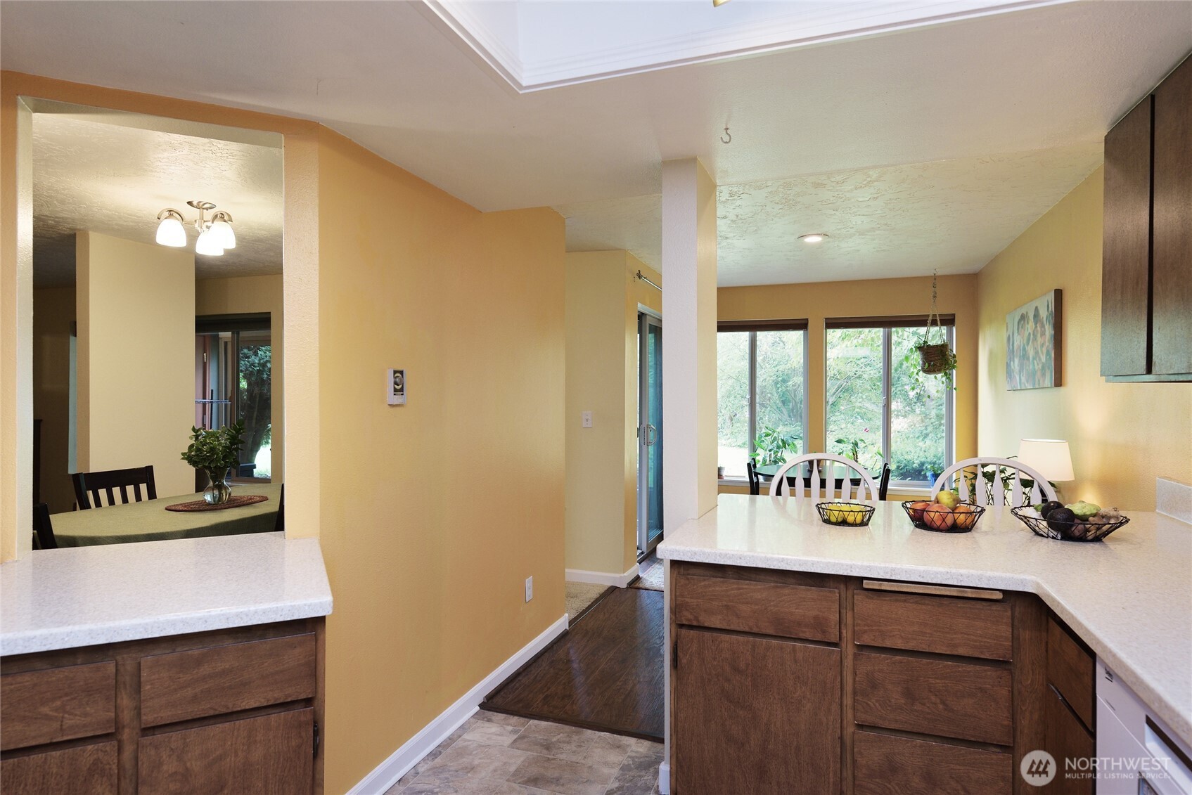 23401 Lakeview Drive Unit: J105