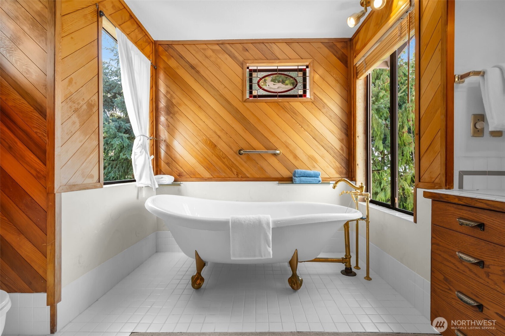 10200 Marine View Drive