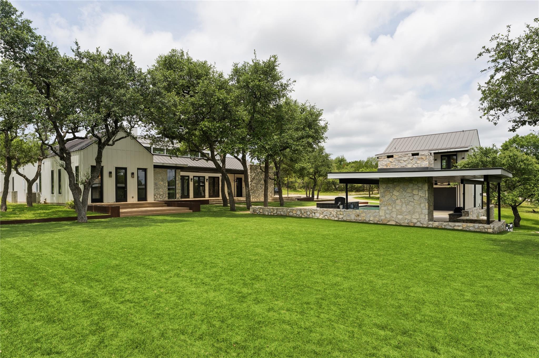 103 Victorian Oaks LN