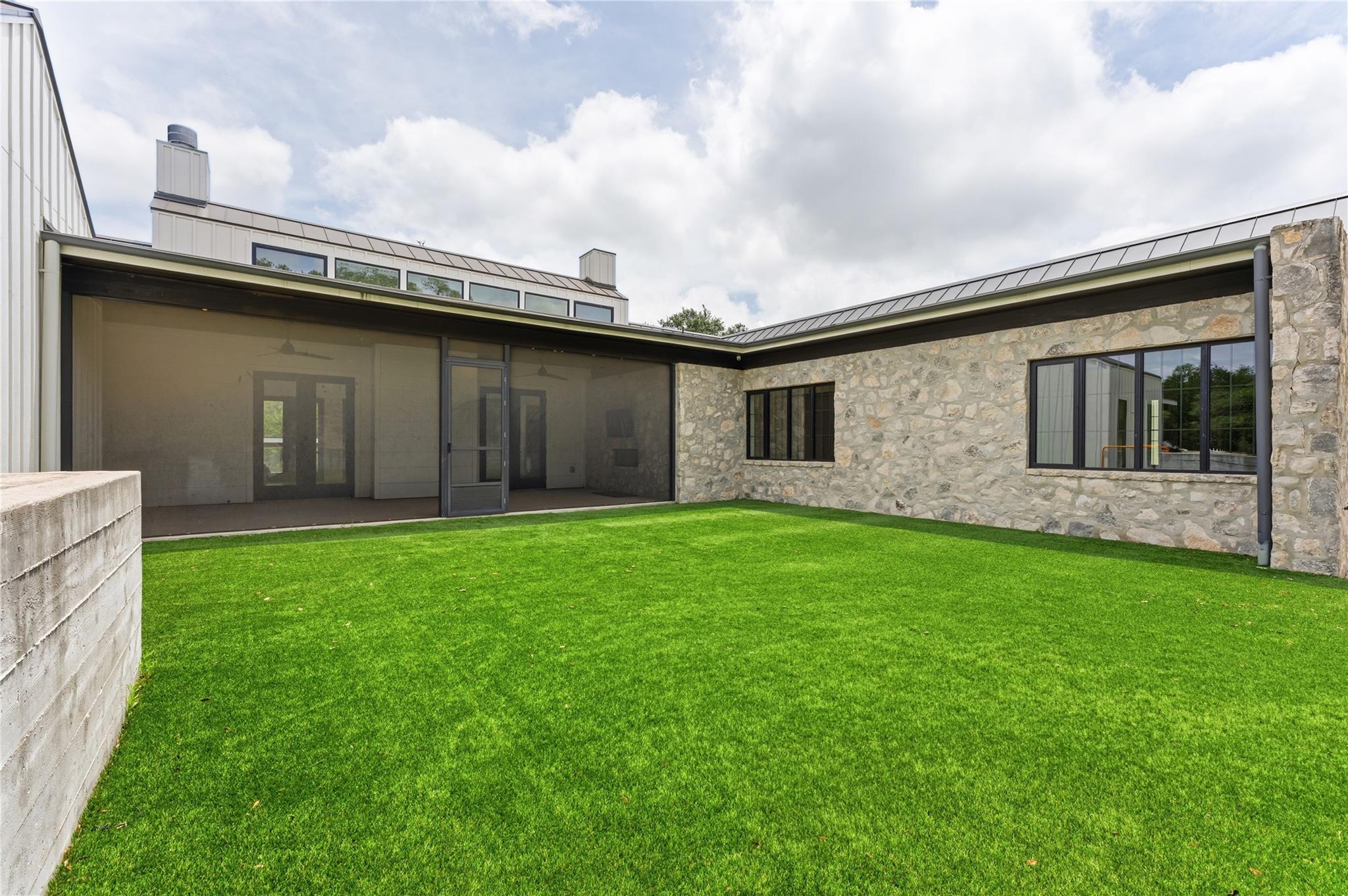 103 Victorian Oaks LN