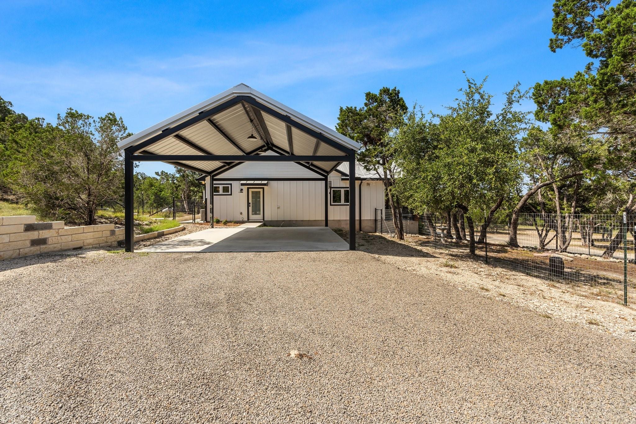 631 Lakeside DR