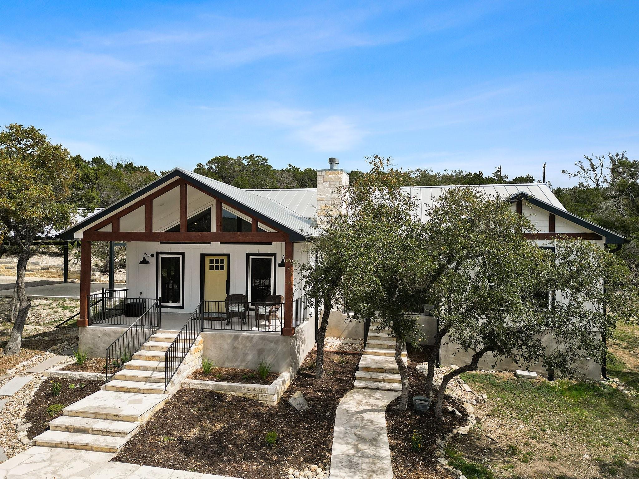 631 Lakeside DR