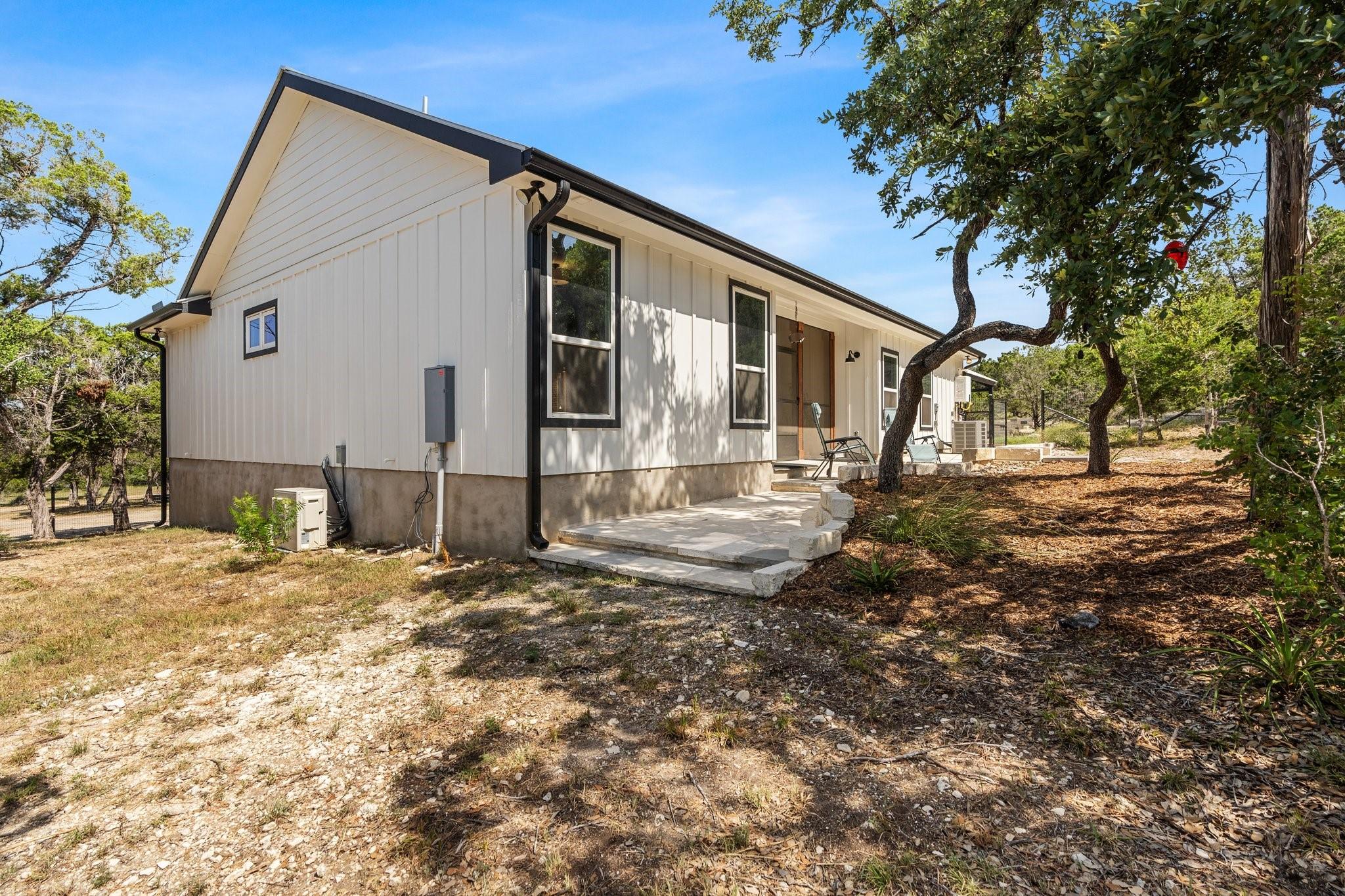 631 Lakeside DR
