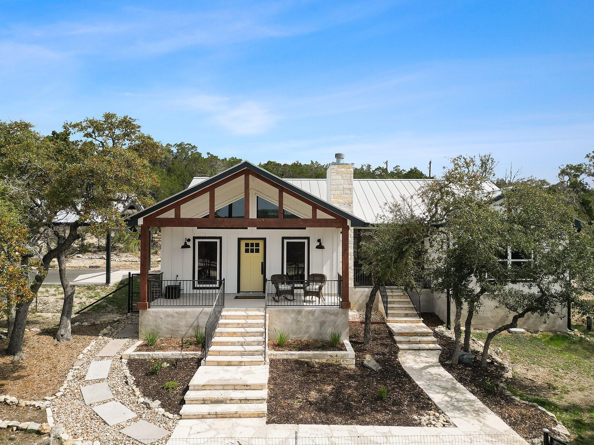 631 Lakeside DR