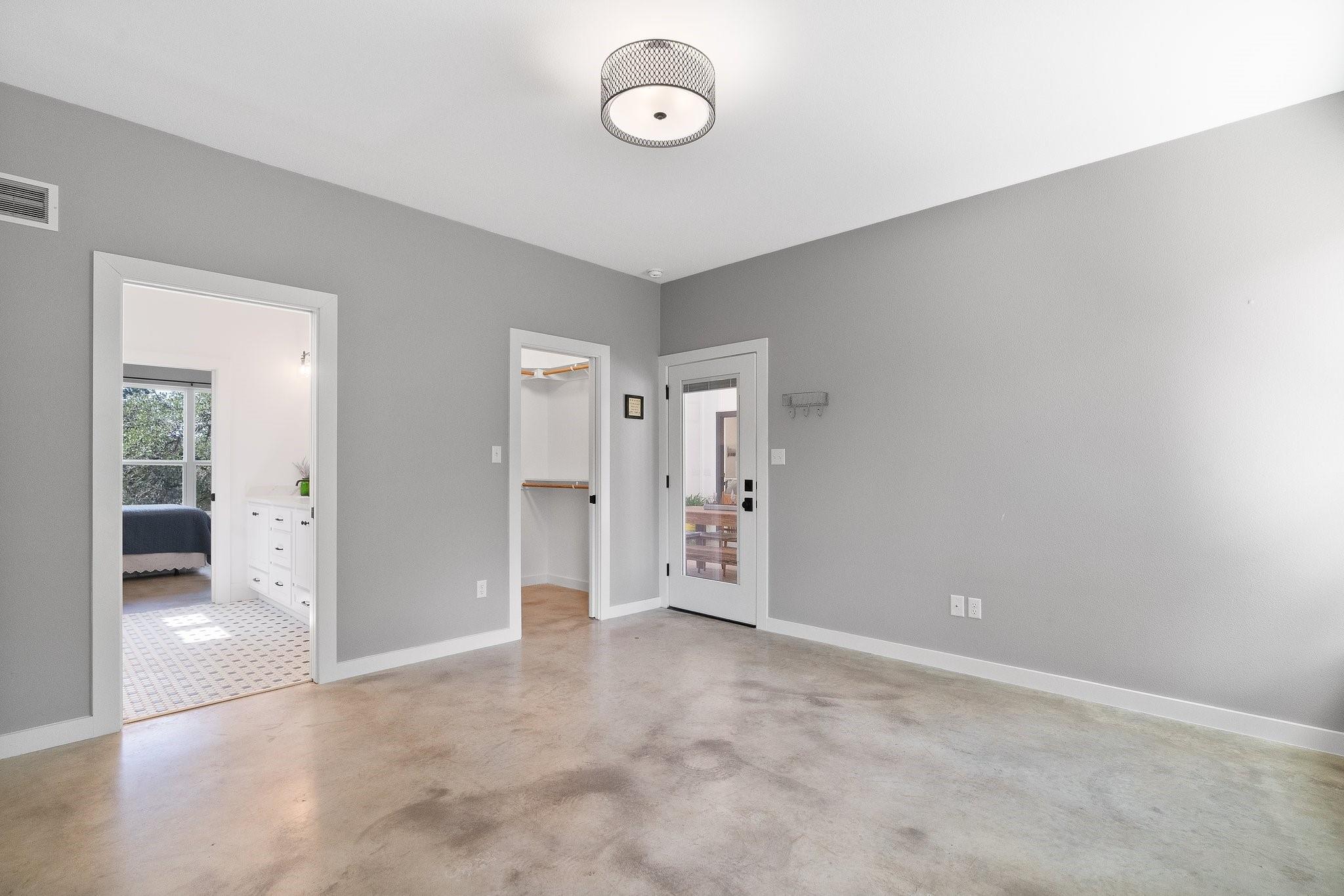 631 Lakeside DR